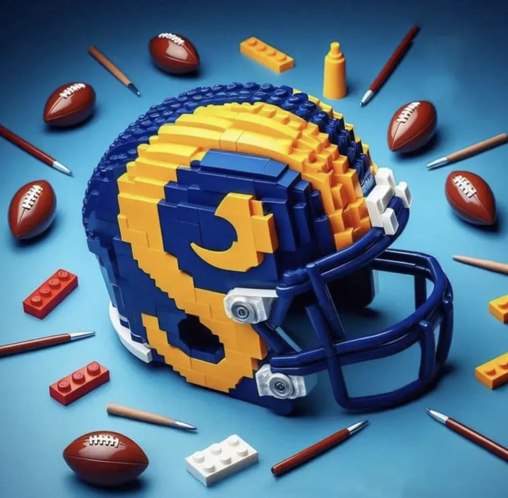 Building Block Football Helmet 🏈– 300+ Piece Collectible Construction Set