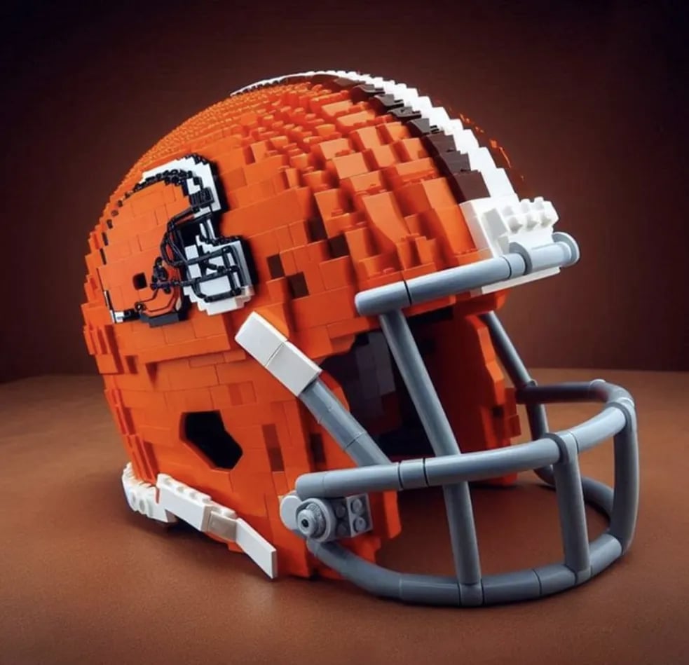 🏈 Building Block Football Helmet – 300+ Piece Collectible Construction Set