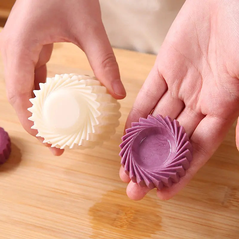 🥮 50% OFF 3-Pack Pastry Mold Set – Make Beautiful Cookies, Mooncakes & Dessert Cups Easily