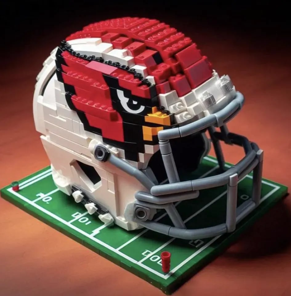 Building Block Football Helmet 🏈– 300+ Piece Collectible Construction Set