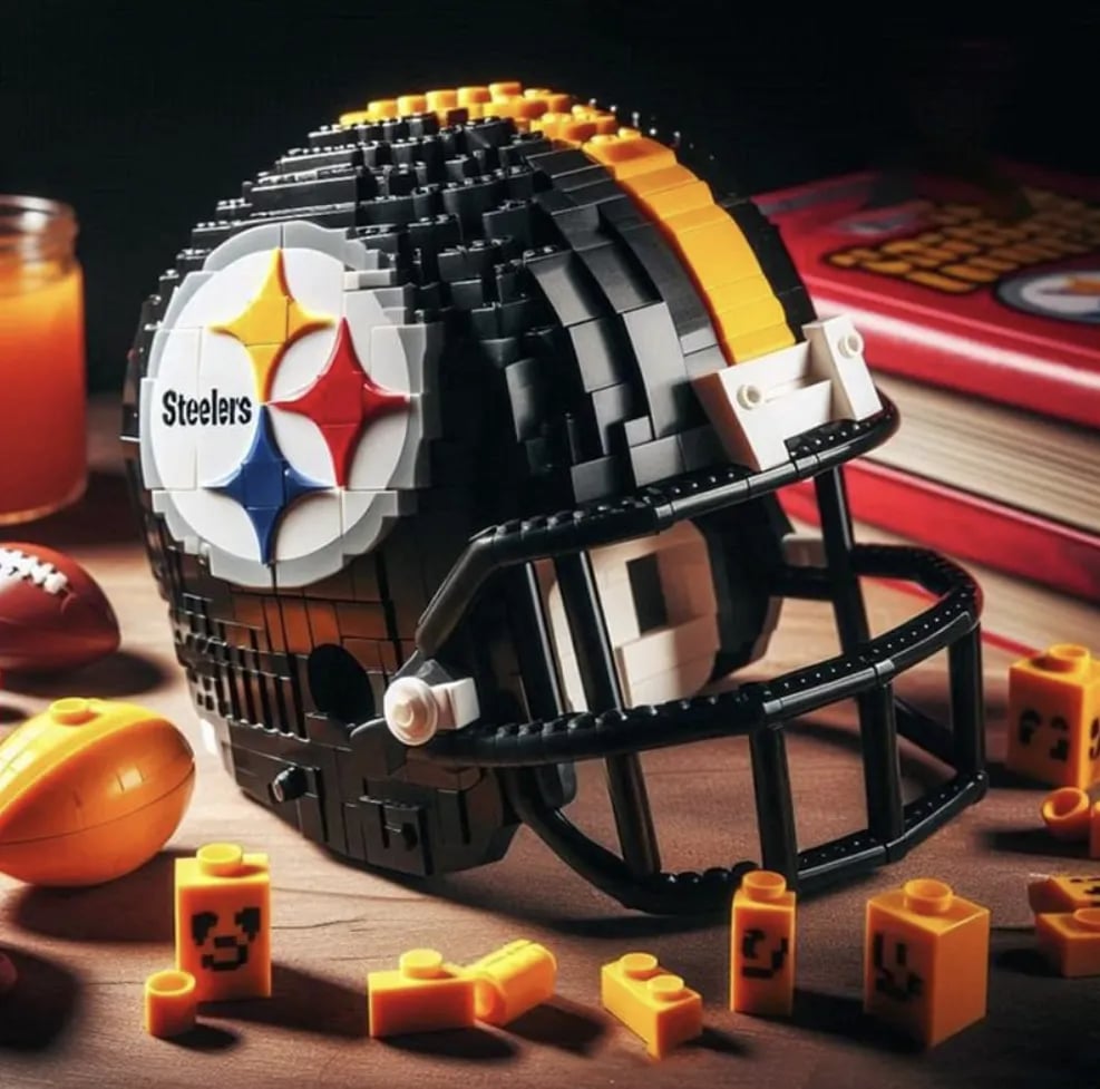 Building Block Football Helmet 🏈– 300+ Piece Collectible Construction Set